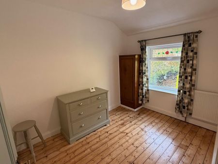 2 bedroom terraced house to rent - Photo 4