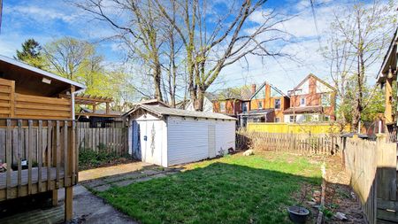 For Lease - 39 Belmont Avenue, Hamilton, Ontario - Photo 2