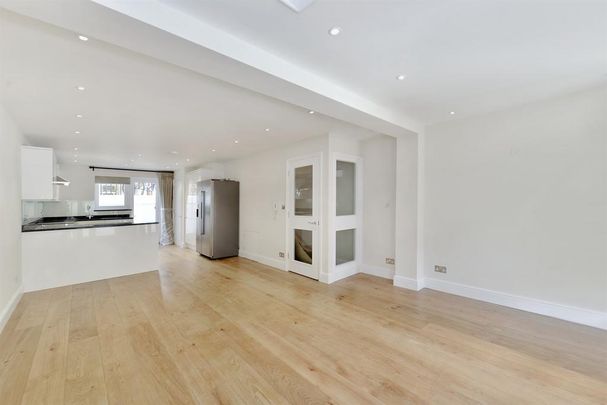 4 bedroom house to rent - Photo 1