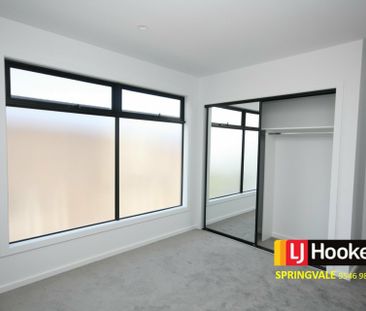 BRAND NEW TOWNHOUSE - Photo 2