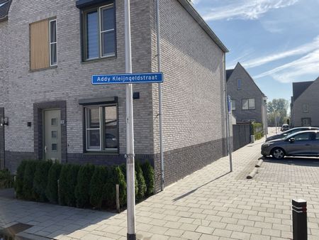 Te huur: Huis Addy Kleijngeldstraat 102 in Helmond - Photo 2