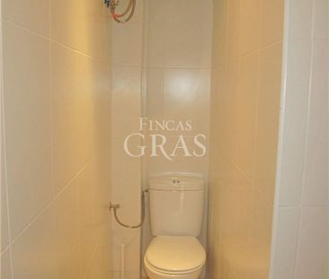 Apartamento de alquiler en Carrer de Valldonzella, El Raval - Photo 1