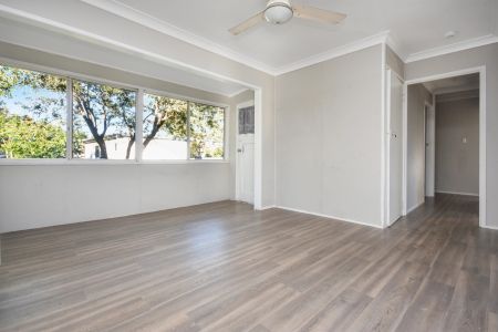 Three Bedroom house - Heart of Caboolture - Photo 3