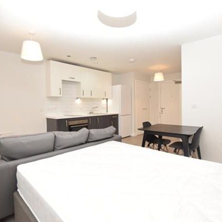 Studio to rent - Photo 1