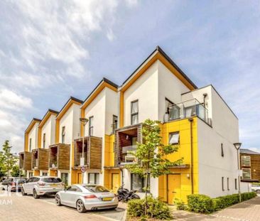 4 bedroom end of terrace house to rent - Photo 3