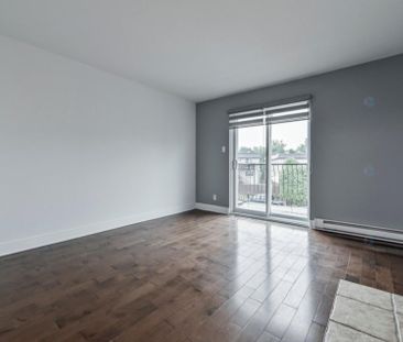 351 Rue Corbin, Laval (Sainte-Rose), QC H7L - Photo 1