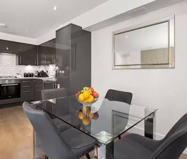 2 Bed Flat, Arthur Road, SW19 - Photo 3