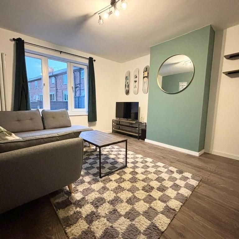 3 bedroom semi-detached house to rent - Photo 1