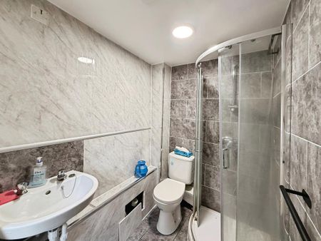 1 bedroom flat to rent - Photo 5