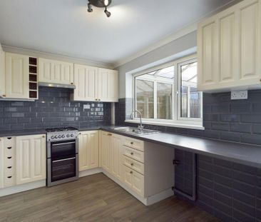 3 bedroom semi-detached house to rent - Photo 6