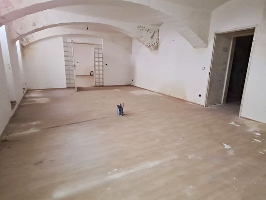 HILLERSTRASSE, straßenseitige 86 m² Lagerfläche oder Hobbyraum, 2 Räume, Parkettböden, Kellergeschoß - Foto 1