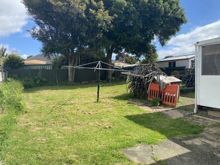 8 Freyberg Avenue, Papatoetoe - Photo 4