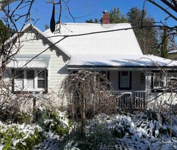 Guyong Cottage In Convenient Location! - Photo 2