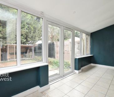 3 bedroom semi-detached villa to rent - Photo 1