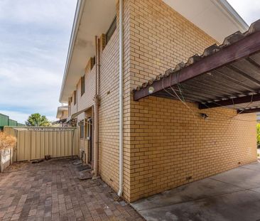 TOWN HOUSE - Photo 4