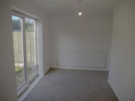 3 bedroom terraced house to rent - Photo 4