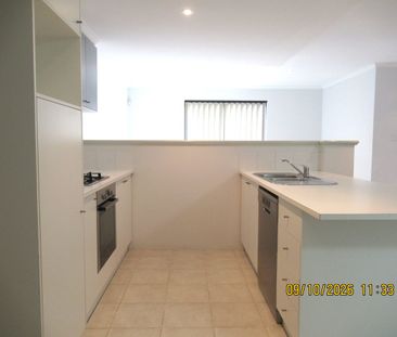Lovely townhouse 3 bedroom 2 bathroom 3 toilets, split air conditio... - Photo 5