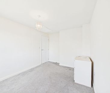 3 bedroom detached house to rent - Photo 4