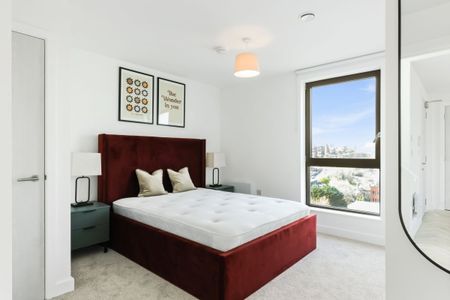 3 bedroom penthouse to rent - Photo 2