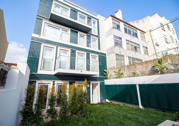 Apartamento T2 a estrear para Arrendamento em Belém com piscina e jardim de acesso privado a quem lá vive (2º Piso)