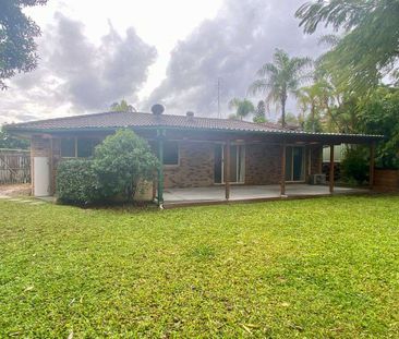 Comfortable Family Living in a Quiet Oxenford Pocket - Photo 3