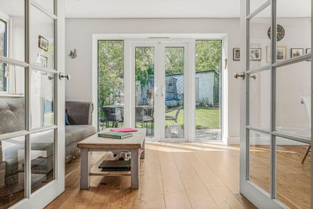 4 bedroom detached house to rent - Photo 3