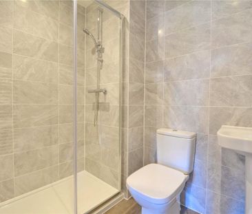 4 bedroom end of terrace house to rent - Photo 4