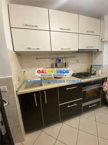 Inchiriere apartament 4 camere decomandat Piata Veteranilor - Fotografie 2