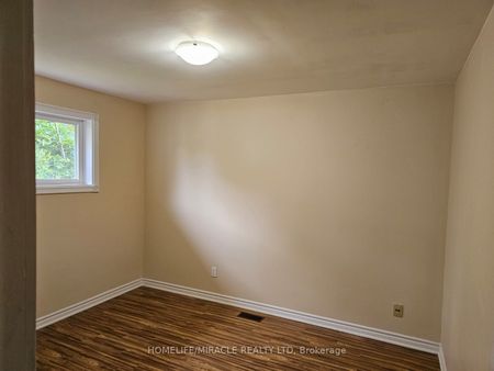 For Lease - 730 Sheppard Avenue Unit# Main, Pickering, Ontario - Photo 3