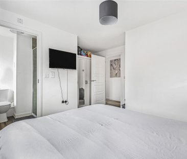 3 bedroom detached house to rent - Photo 4