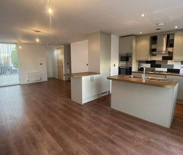 3 Bed Terraced House, Lloyd Wright Avenue, M11 - Photo 5