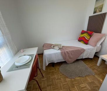 Calle de la Codorniz, Madrid, Community of Madrid 28047 - Photo 2