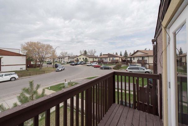 93 Fonda Drive Southeast, Calgary - Photo 1