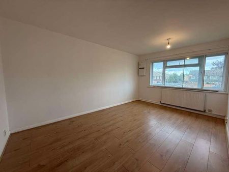 Sutton Hall Road, Hounslow, TW5 - Photo 2