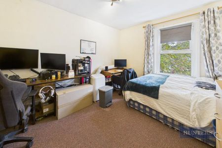 5 bedroom end of terrace house to rent - Photo 3