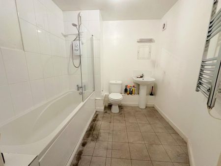 2 bedroom ground floor flat to rent - Photo 5