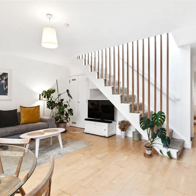 3 bedroom house in Dalston - Photo 1