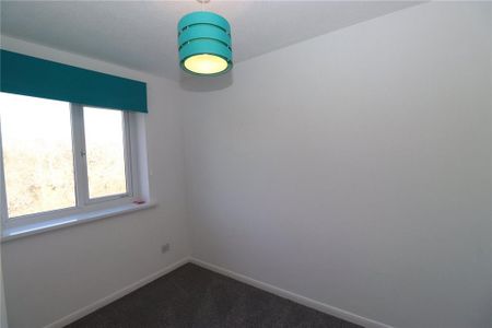 2 bedroom semi-detached house to rent - Photo 3