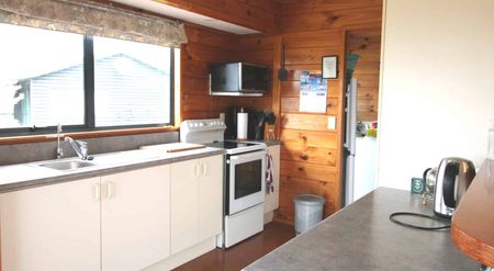 Beach house on Puka - Photo 4