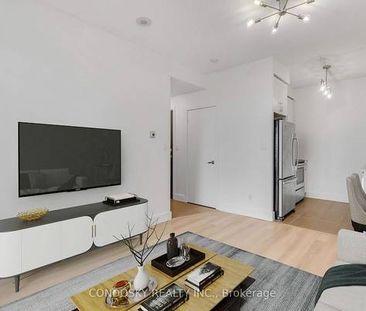 Burnhamthorpe/Confederation Beautifully Renovated 1Bdrm Modern Elegan - Photo 3