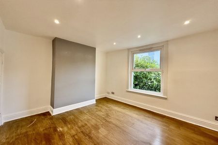 2 bed House Farley Place, London, SE25 - Photo 4