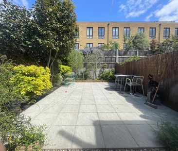 Double room with sole use of bathroom in Blackhorse rd , Walthamstow - Photo 2