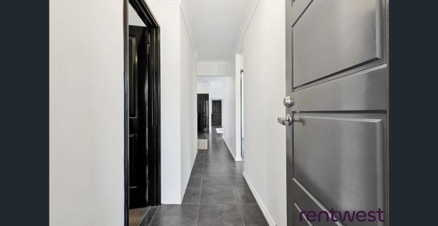 CONVENIENT & LOW MAINTENANCE - Photo 1