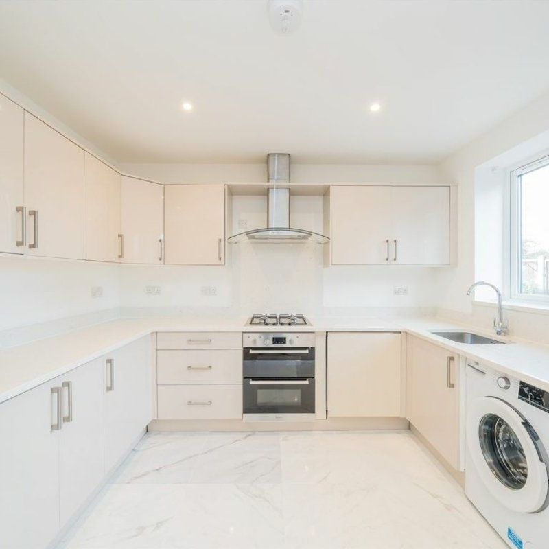 Kavsan Place, Cranford, TW5 - Photo 1