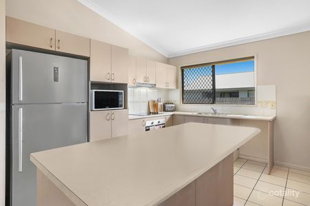 37 Limerick Way, Mount Low QLD 4818 - House For Rent | Domain - Photo 2