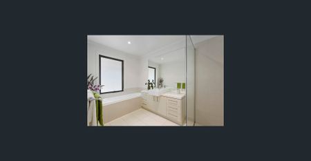 STREET FRONT PRIVATE TOWNHOUSE, WALKING DISTANCE TO SOUTHLAND! - Photo 4