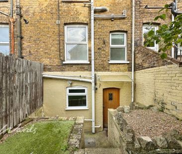 2 bedroom ground floor maisonette to rent - Photo 6