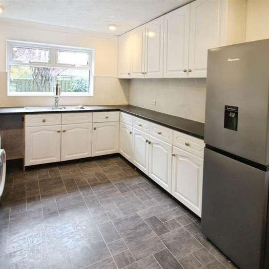 Cherrywood Gardens, Leeds, LS14 - Photo 1