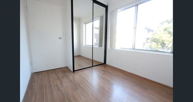Spacious Unit - Photo 1
