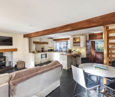 2 bedroom terraced house to rent - Photo 2